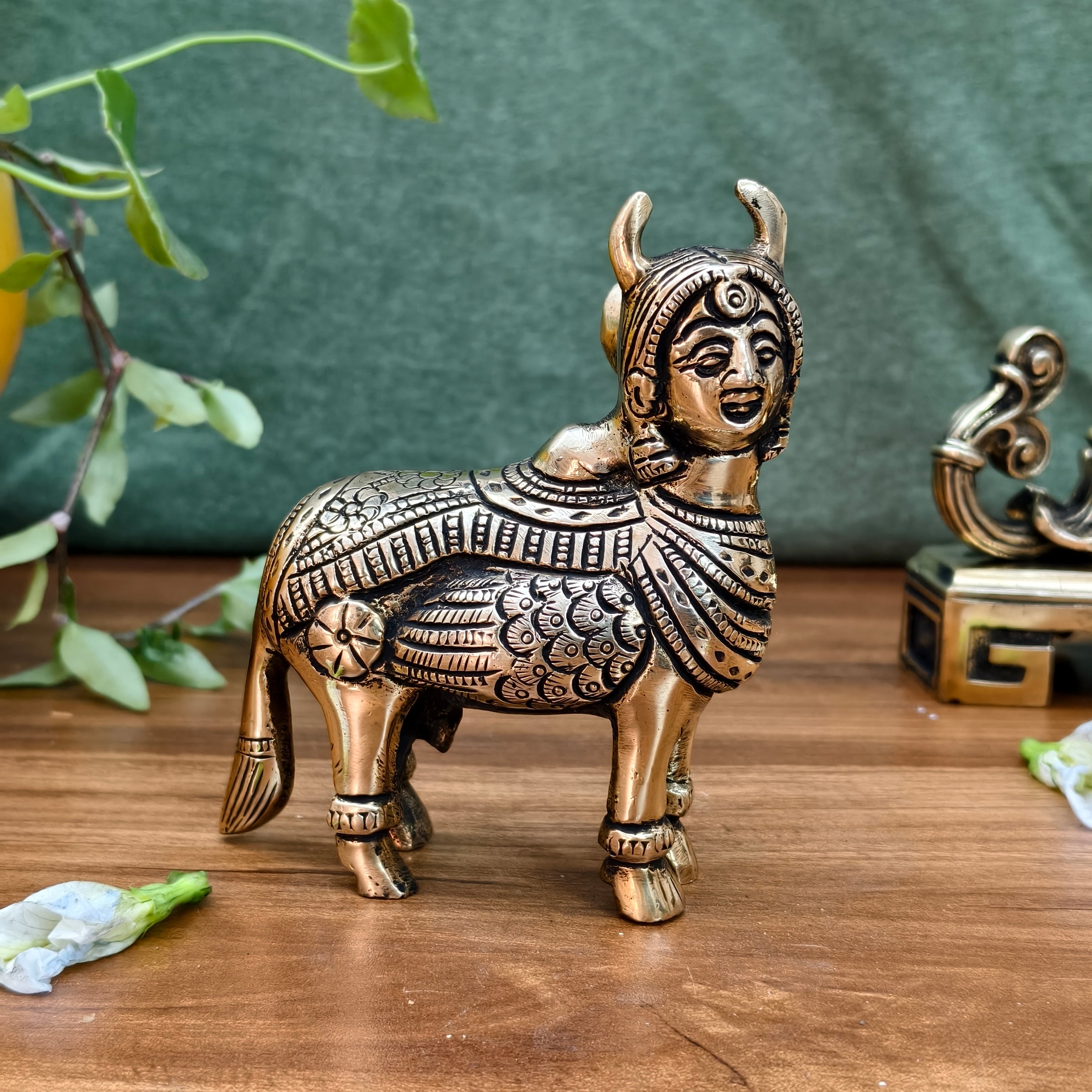 Pure Brass Kaam Dhenu Idol | Sacred Kamdhenu Cow Statue for Vastu, Puja & Home Temple
