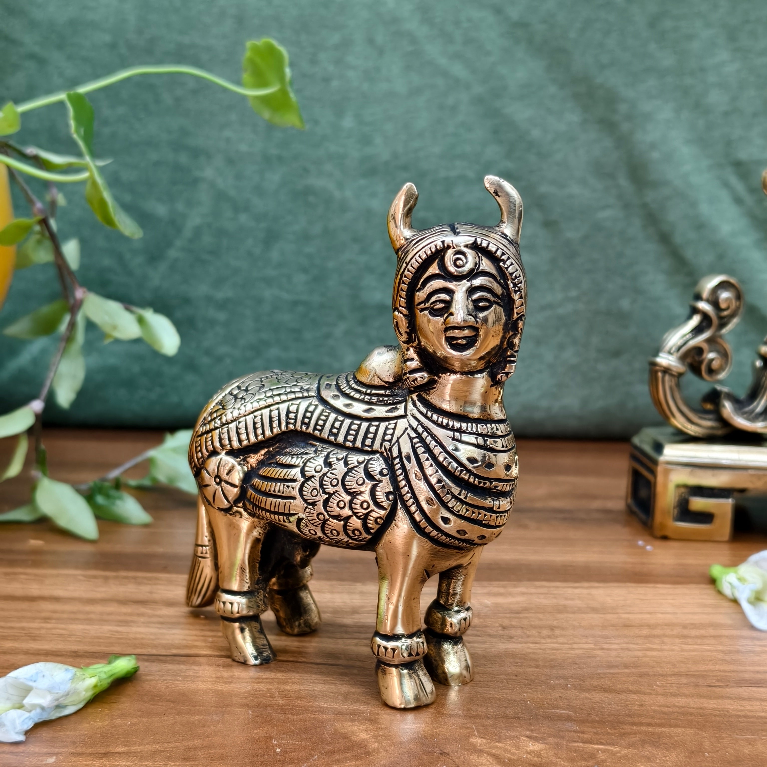 Pure Brass Kaam Dhenu Idol | Sacred Kamdhenu Cow Statue for Vastu, Puja & Home Temple